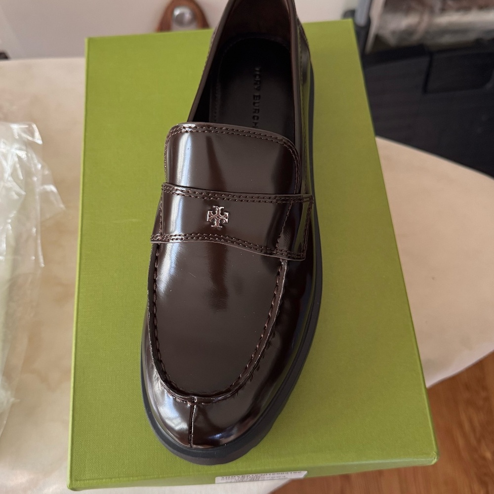 TORY BURCH CLASSIC LUG LOAFERS IN COCOA - NWT (SIZE 7.5) - Picture 6 of 6